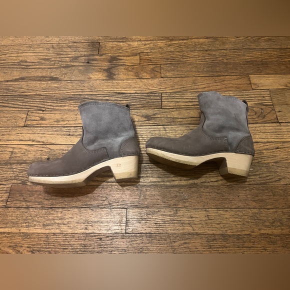 No.6 5" Pull On Shearling Clog Boot on Mid Heel in Grey Suede - Picture 6 of 14